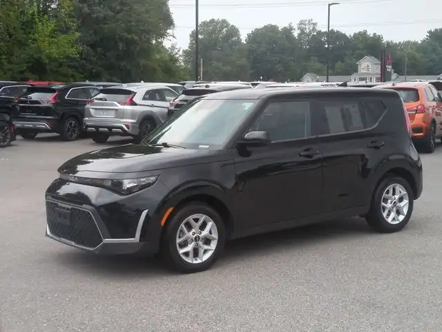 2023 Kia Soul 2.0L LX IVT's photo