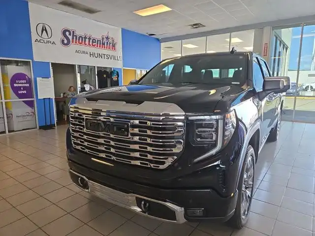 2025 GMC Sierra 4WD Crew Cab Short Box Denali's photo