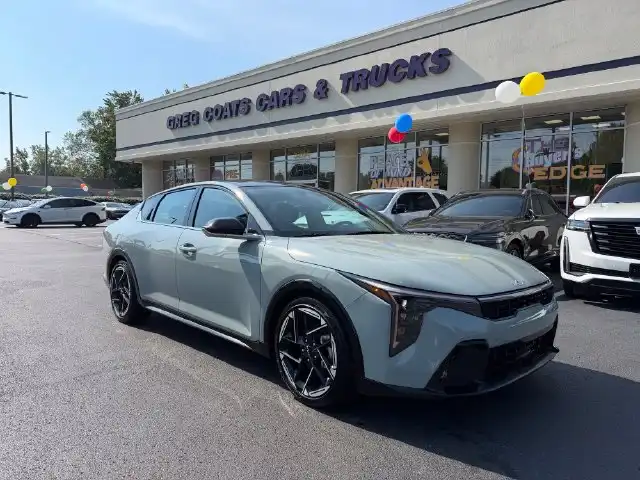 2025 Kia K4 GT-Line Auto's photo