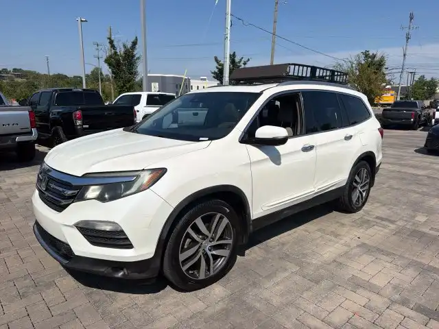 2016 Honda Pilot Touring 2WD's photo