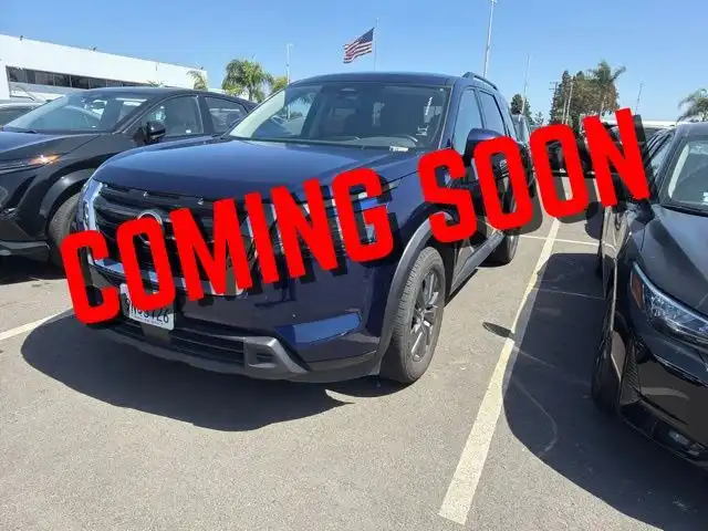 2025 Nissan Pathfinder SV FWD's photo