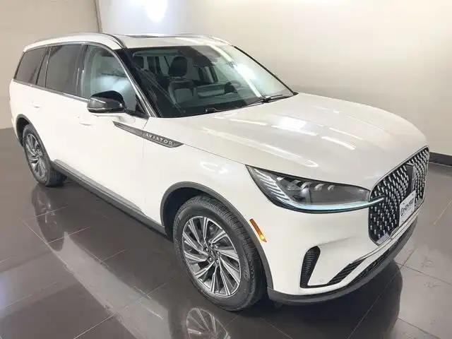 2026 Lincoln Aviator Premiere AWD's photo