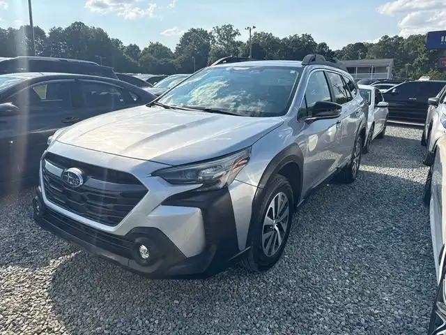 2025 Subaru Outback Premium's photo