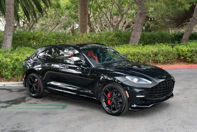 2025 Aston Martin DBX 4.0 V8 707 AWD's photo