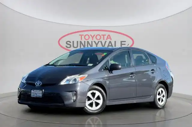 2014 Toyota Prius Three's photo