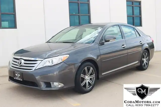 2011 Toyota Avalon Limited's photo