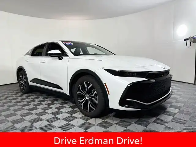 2023 Toyota Crown Limited AWD's photo