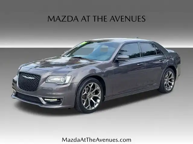 2018 Chrysler 300 S's photo