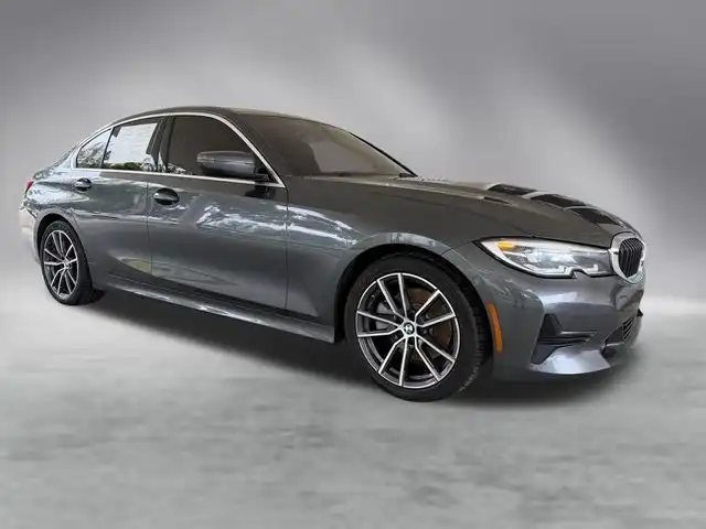 2021 BMW 3 Series 330i Sedan's photo