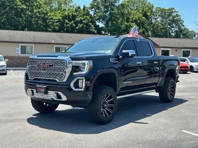 2021 GMC Sierra 4WD Crew Cab Short Box Denali's photo