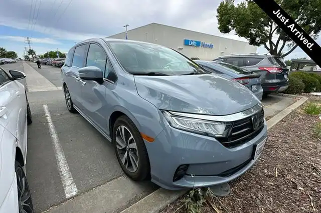 2024 Honda Odyssey Touring's photo