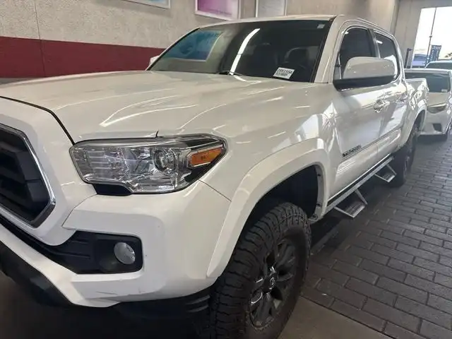 2023 Toyota Tacoma SR5 Double Cab 2WD V6 Auto Short Bed's photo