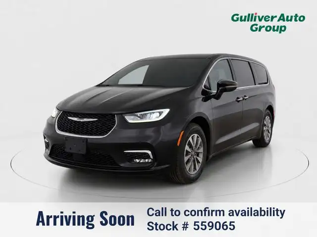 2023 Chrysler Pacifica Hybrid Touring L's photo