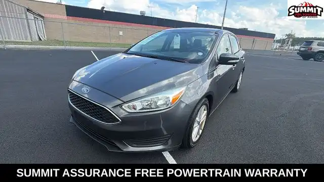 2016 Ford Focus SE Sedan's photo