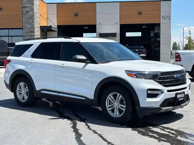 2022 Ford Explorer XLT RWD's photo