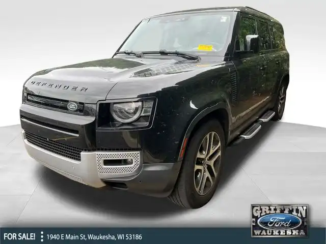 2023 Land Rover Defender SE's photo