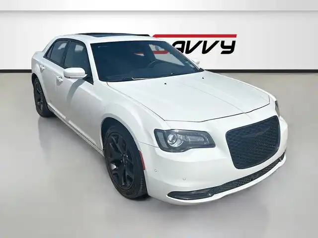 2023 Chrysler 300 S's photo