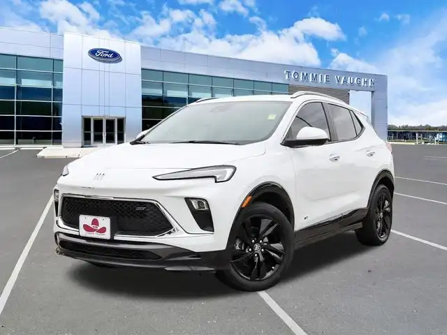 2025 Buick Encore GX Sport Touring's photo