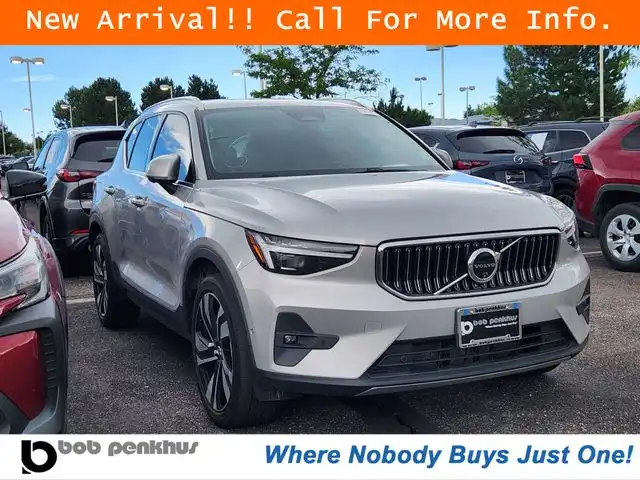 2025 Volvo XC40 B5 Plus Bright AWD's photo