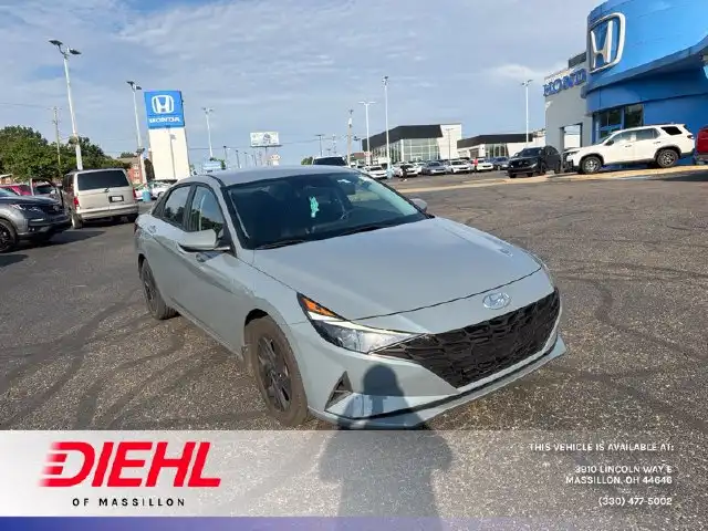 2023 Hyundai Elantra 2.0 SEL IVT's photo