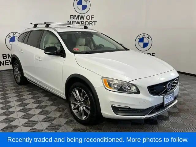 2015 Volvo V60 T5 Cross Country AWD's photo