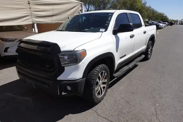 2017 Toyota Tundra SR5 4.6L Crew Max Short Bed's photo