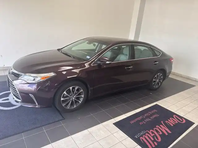 2017 Toyota Avalon XLE's photo