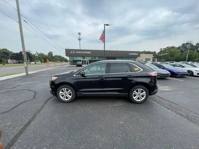 2019 Ford Edge SEL AWD's photo