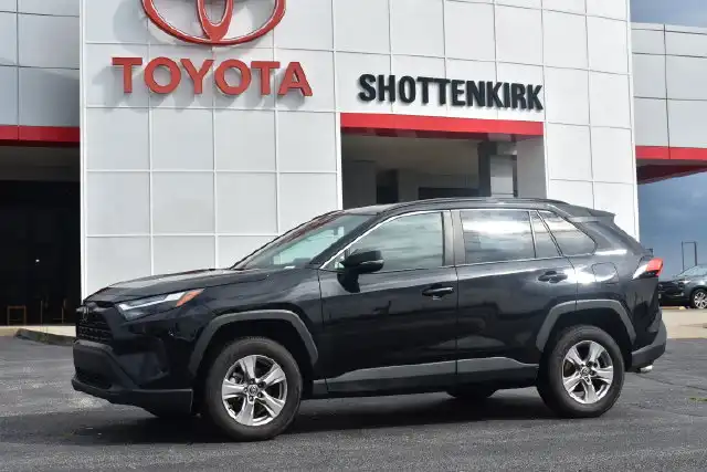 2025 Toyota RAV4 XLE AWD's photo