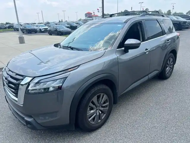 2022 Nissan Pathfinder SV 2WD's photo