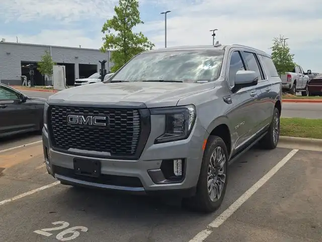 2023 GMC Yukon Denali Ultimate AWD's photo