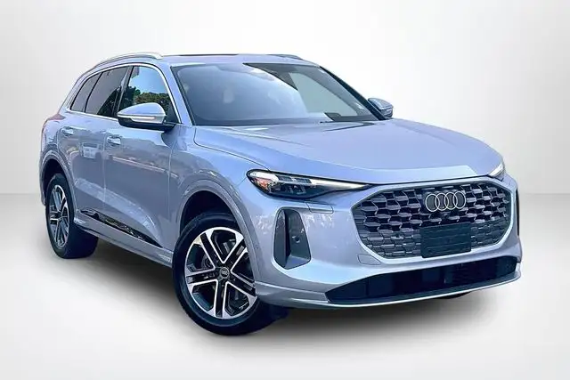2025 Audi Q5 40 Premium Plus's photo