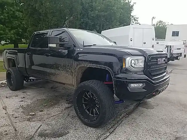 2017 GMC Sierra 4WD Crew Cab Short Box's photo