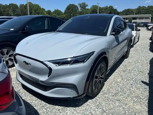 2024 Ford Mustang-Mach-e Premium's photo