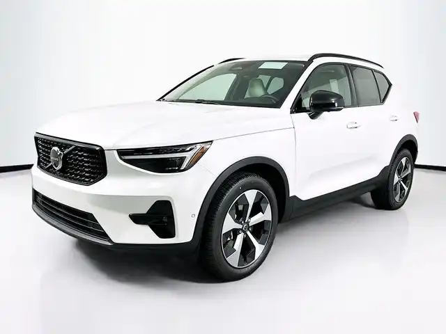 2026 Volvo XC40 B5 Plus Dark AWD's photo