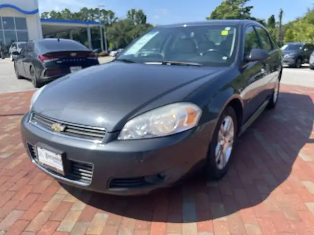 2010 Chevrolet Impala LT's photo