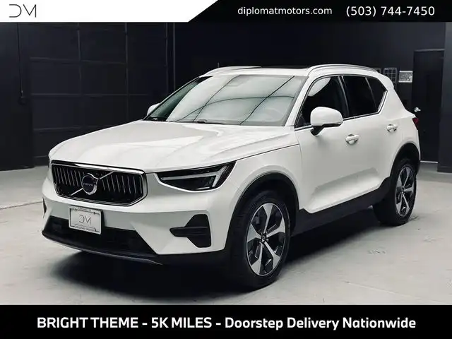 2025 Volvo XC40 B5 Core Bright AWD's photo