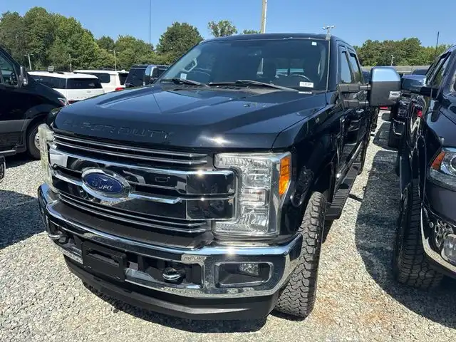 2017 Ford F-250 Lariat 4WD Crew Cab 8' Box's photo