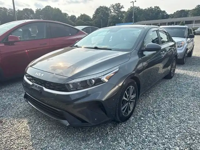 2022 Kia Forte LXS AT's photo