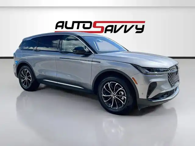 2025 Lincoln Nautilus Premiere AWD's photo