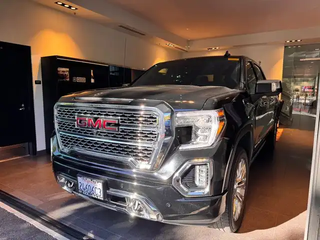 2021 GMC Sierra 4WD Crew Cab Short Box Denali's photo