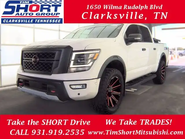 2023 Nissan Titan PRO-4X 4X4 Crew Cab's photo