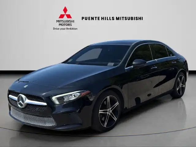 2022 Mercedes-Benz A-Class A220's photo