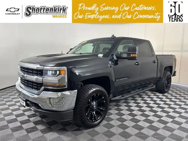 2017 Chevrolet Silverado 1500 LT 4X4 Crew Cab Short Box's photo