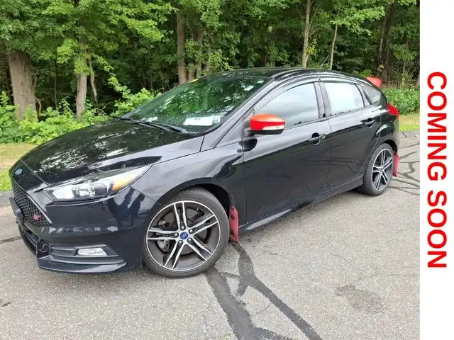 2018 Ford Focus Hatch ST's photo