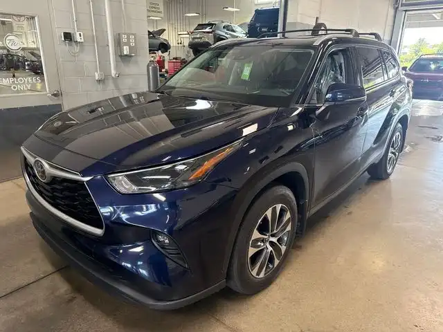 2022 Toyota Highlander XLE 4WD V6's photo