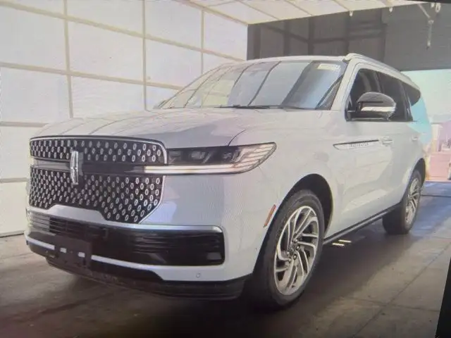 2025 Lincoln Navigator Reserve 4WD's photo