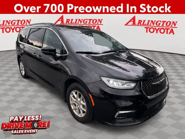 2022 Chrysler Pacifica Touring L's photo