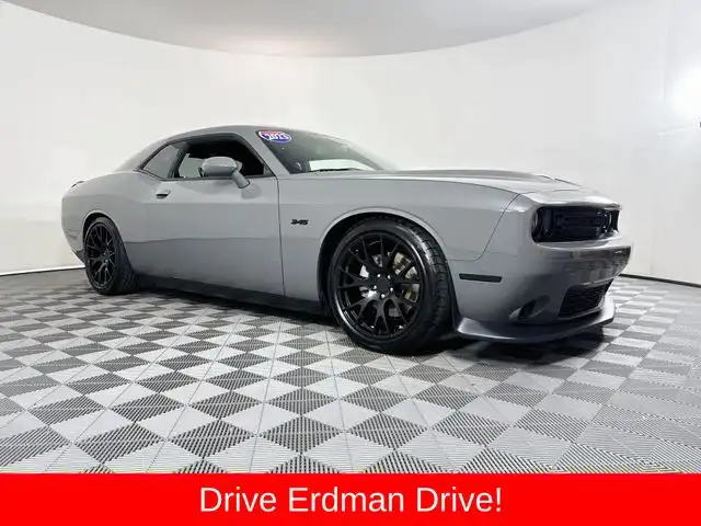 2023 Dodge Challenger R/T's photo