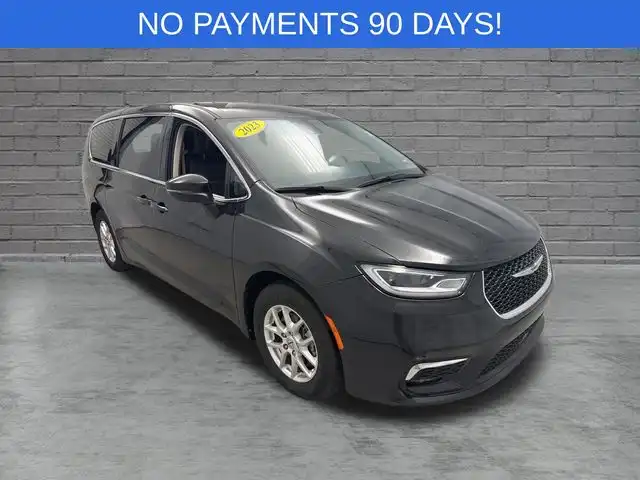 2023 Chrysler Pacifica Touring L's photo